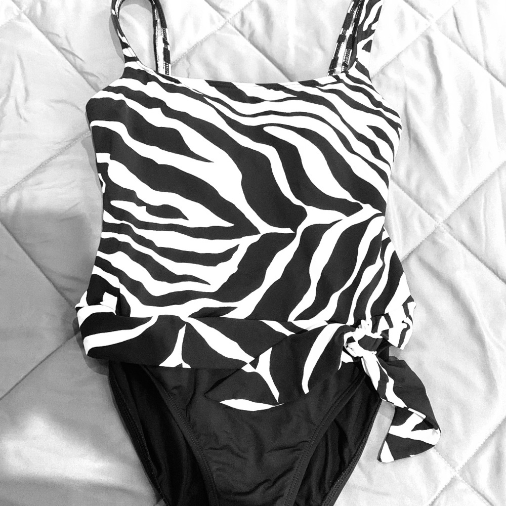 La Blanca Swim Suit Size 6